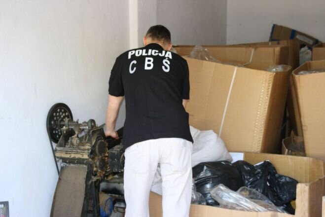 CBŚ zlikwidowało nielegalną wytwórnię tytoniu