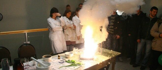 Wybuchy i setki eksperyment&oacute;w! Ruszyły drzwi otwarte na UTP.