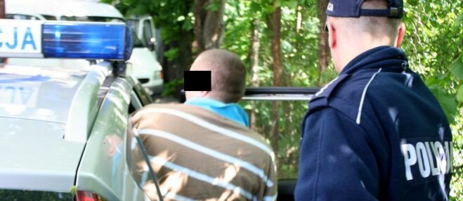 Dewastowali samochody