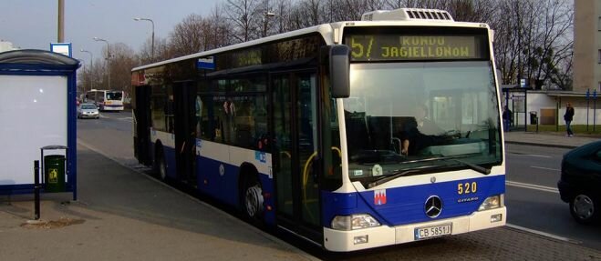 Nowe przystanki linii 57 na Błoniu