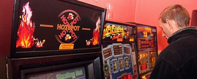 Celnicy kontra automaty do gier