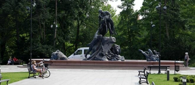 Fontanna "Potop" ledwo odsłonięta, a już bez wody