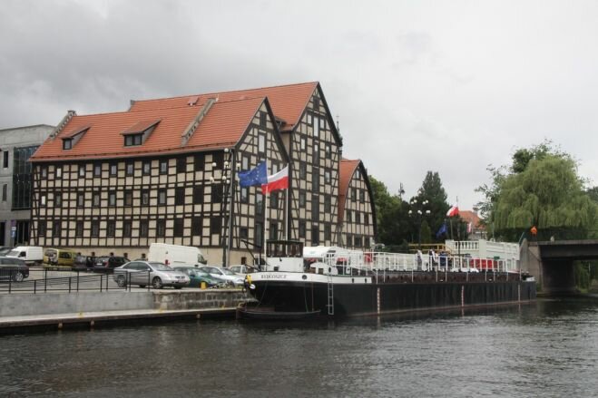 Barka Lemara wypływa na szerokie wody