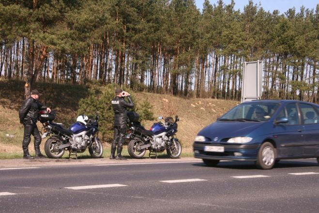 Uważaj na patrole na motocyklach