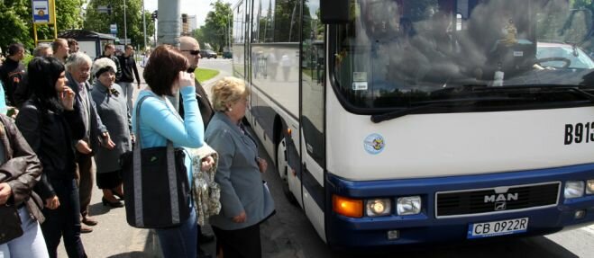 Gapowicze pobili kierowcę autobusu bo nie chciał ich zabrać bez biletu!
