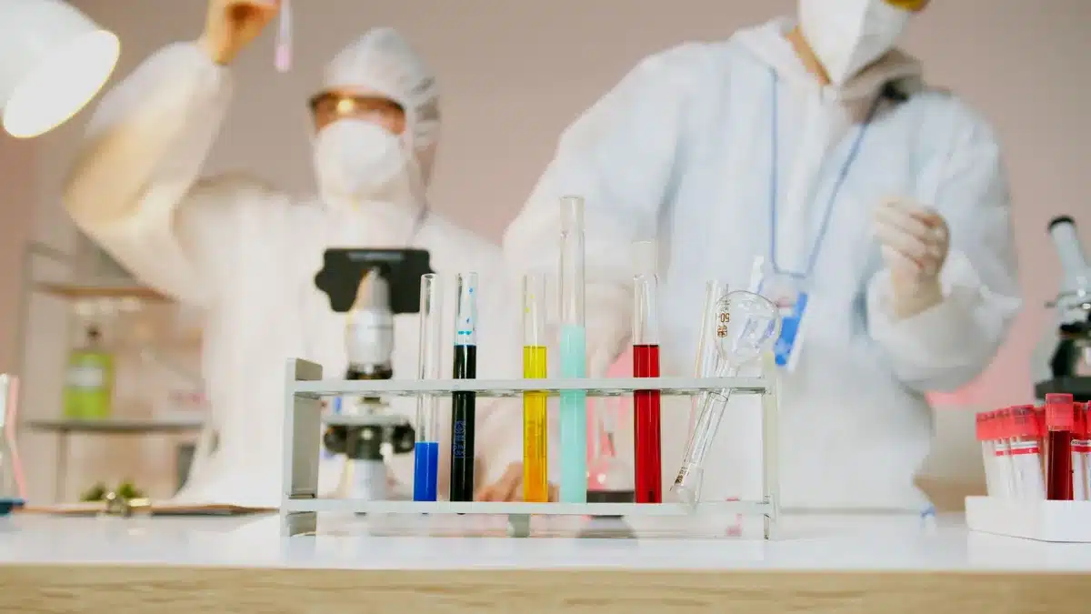 Nowoczesne laboratorium badawcze w podziemnych wyrobiskach kopalni z urządzeniami naukowymi