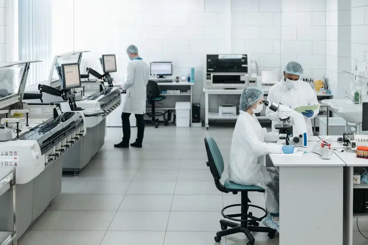 Nowoczesne technologie medyczne i urządzenia stosowane w opiece zdrowotnej