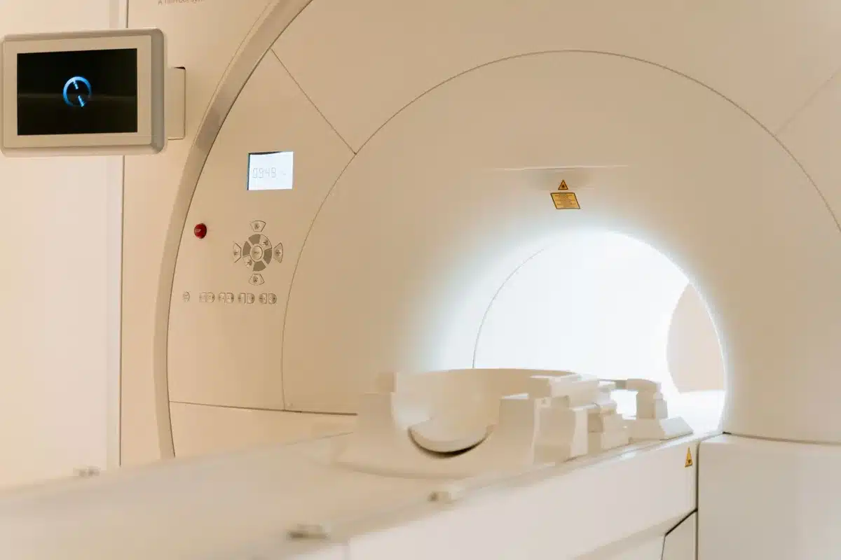 Urządzenie do pomiaru zaburzeń elektromagnetycznych w laboratorium
