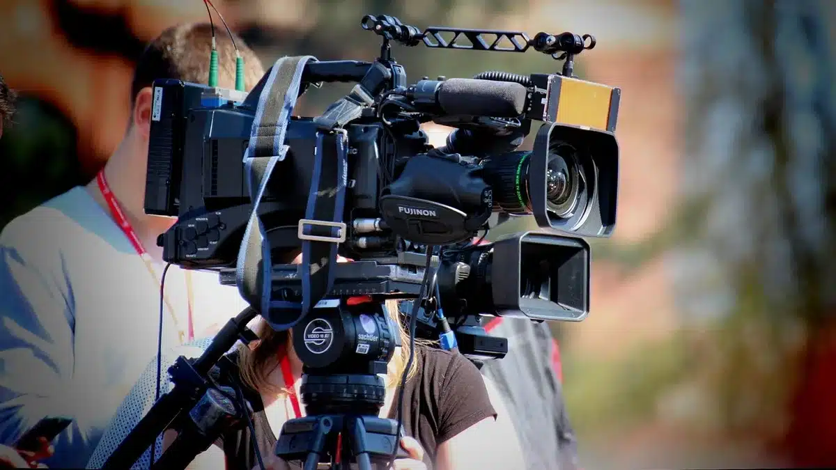 Montage filmowy: montaż, dynamiczne kąty kamery