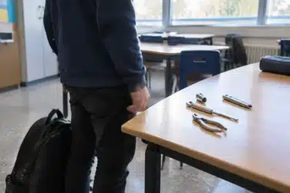 Planował atak w szkole — 13-latek miał w plecaku bagnet o długości 30 cm